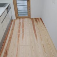 村田工務店新築Y邸ｶｳﾝﾀｰ取付現場